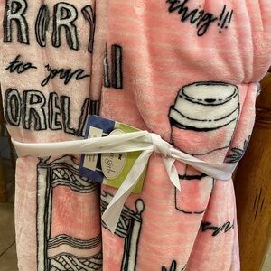 Gilmore Girls Cozy Pink Throw Blanket (2 pieces)